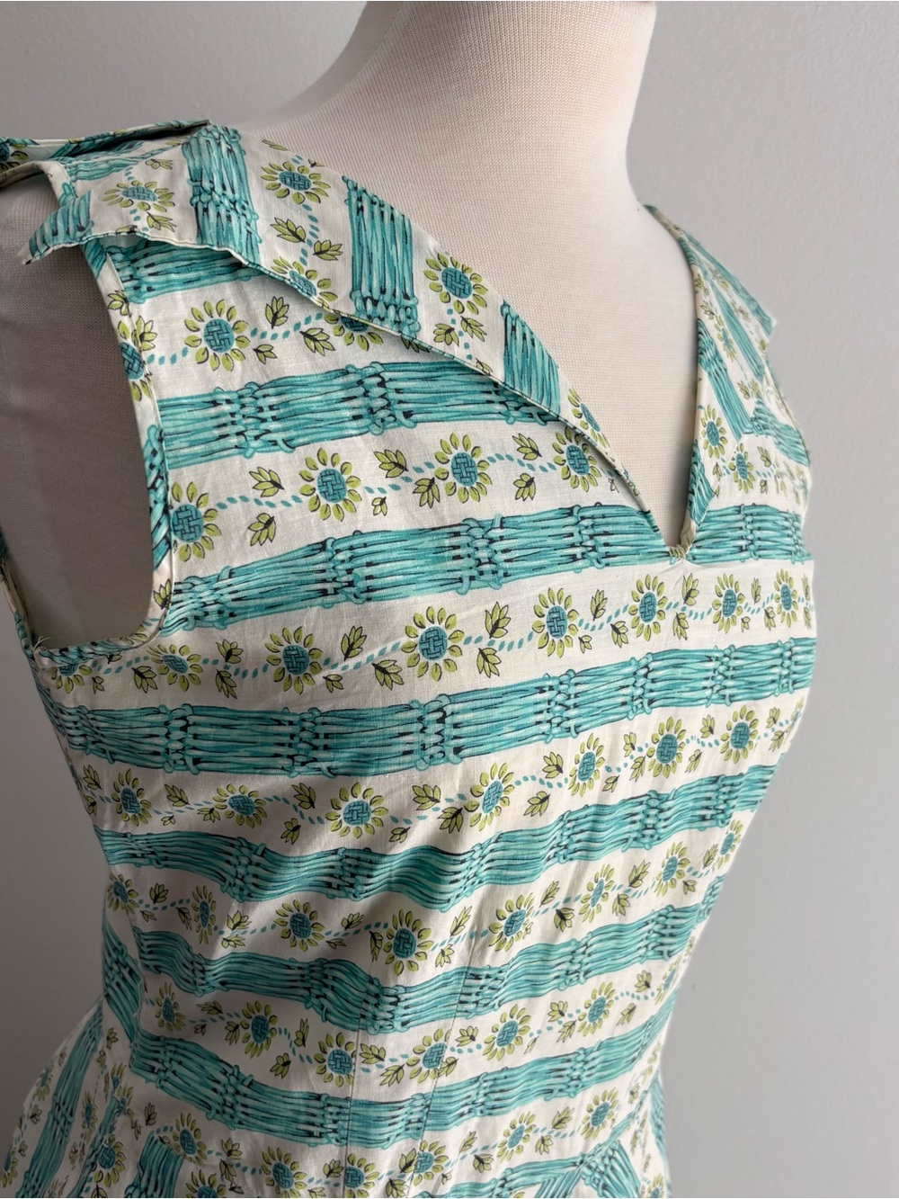 Vintage 1940s FRUIT of the LOOM Floral & Basket Print House Dress / 38 bust - Picture 6 of 15